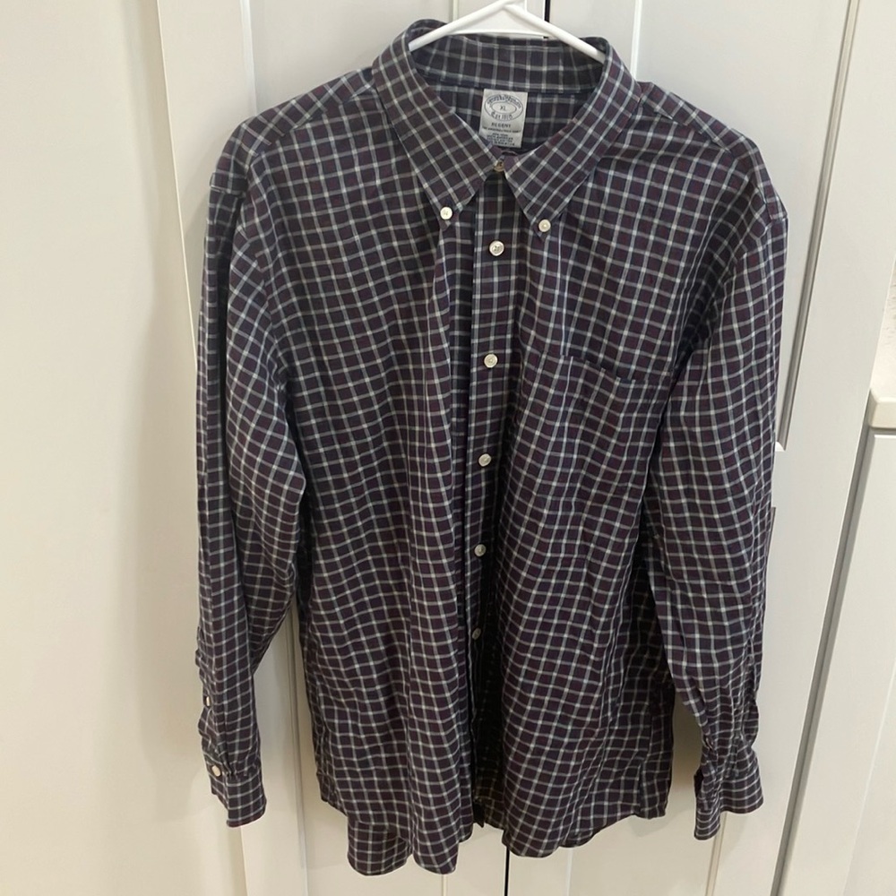 Brooks Brothers Men’s Regent White Red Blue Plaid Long Sleeve Button Down Shirt